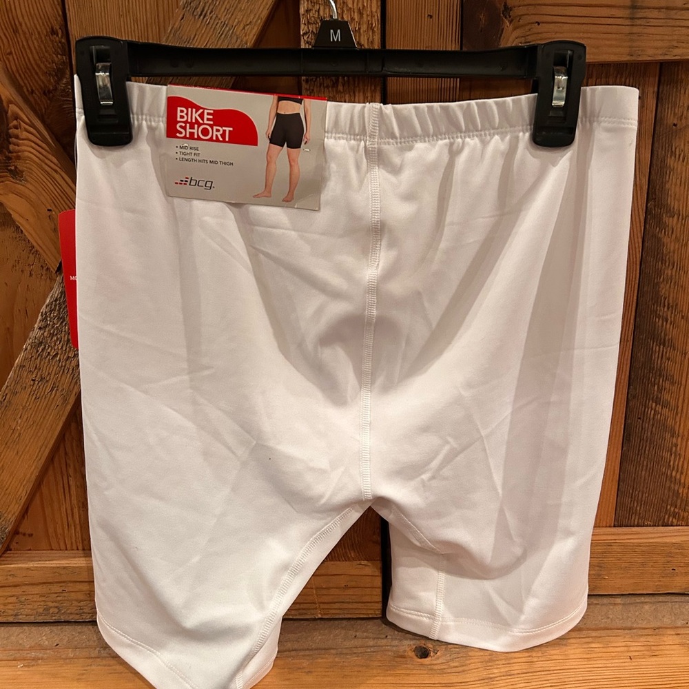 Women’s white biker shorts (medium) - Picture 2 of 6